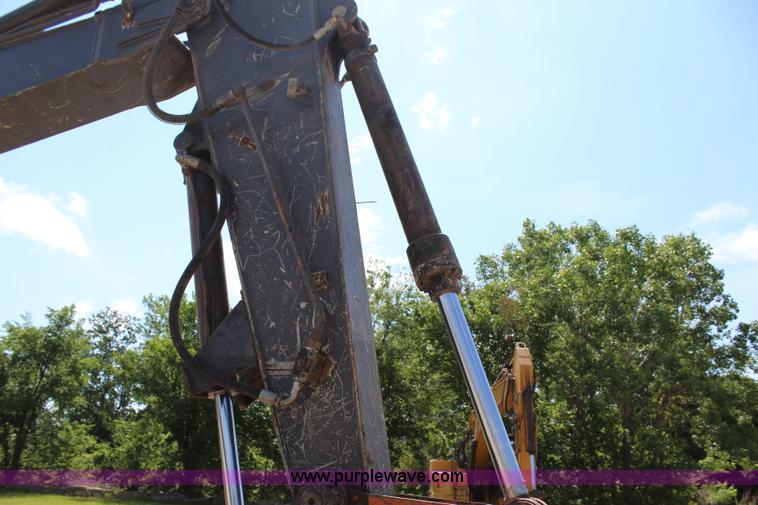 image for item I1673 2008 John Deere 200LC excavator