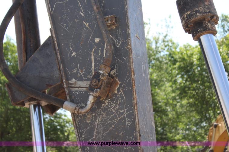 image for item I1673 2008 John Deere 200LC excavator