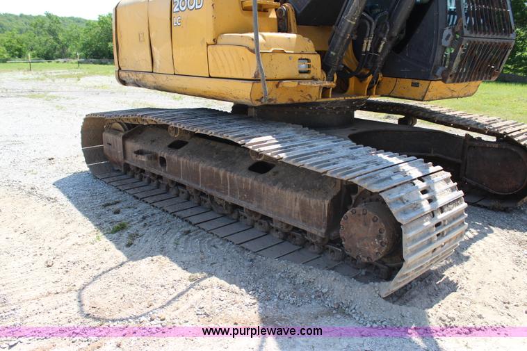 image for item I1673 2008 John Deere 200LC excavator