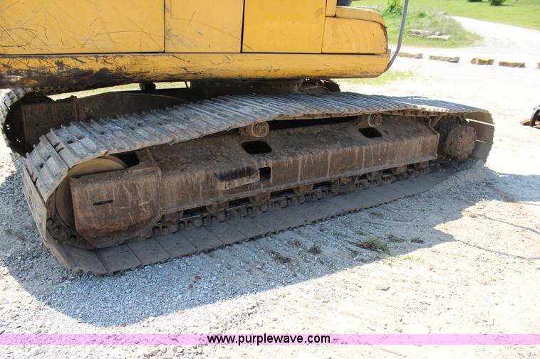 image for item I1673 2008 John Deere 200LC excavator