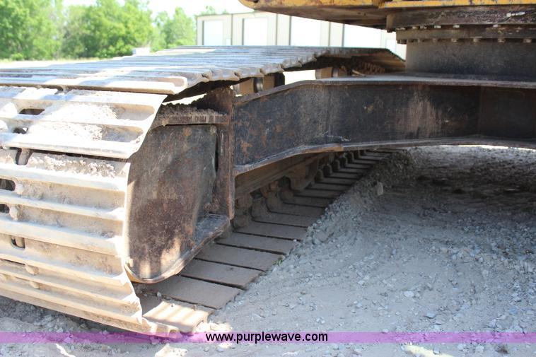 image for item I1673 2008 John Deere 200LC excavator