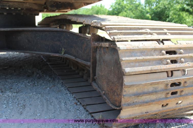 image for item I1673 2008 John Deere 200LC excavator