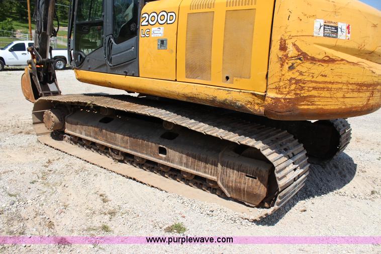 image for item I1673 2008 John Deere 200LC excavator