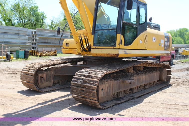 image for item I1697 2006 Komatsu PC300LC-7 excavator