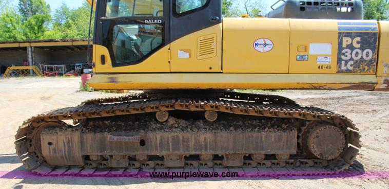 image for item I1697 2006 Komatsu PC300LC-7 excavator