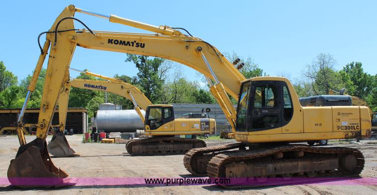 image for item I1699 2001 Komatsu PC300LC-6 excavator
