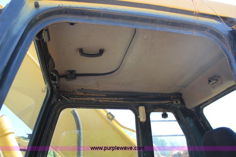 image for item I1699 2001 Komatsu PC300LC-6 excavator