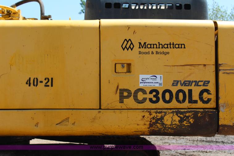 image for item I1699 2001 Komatsu PC300LC-6 excavator