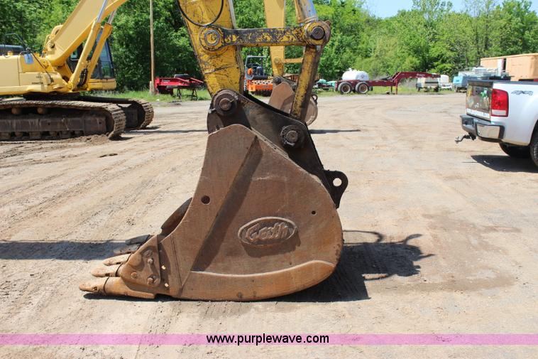 image for item I1699 2001 Komatsu PC300LC-6 excavator