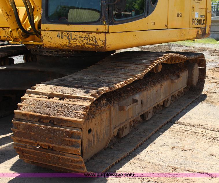 image for item I1699 2001 Komatsu PC300LC-6 excavator