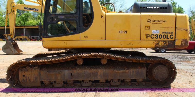 image for item I1699 2001 Komatsu PC300LC-6 excavator