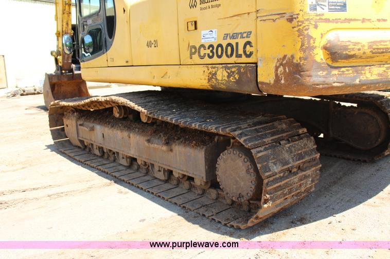 image for item I1699 2001 Komatsu PC300LC-6 excavator