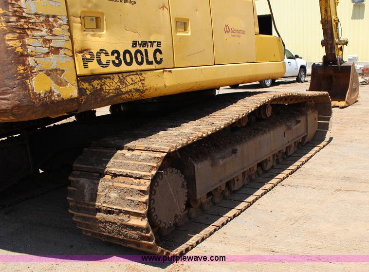 image for item I1699 2001 Komatsu PC300LC-6 excavator