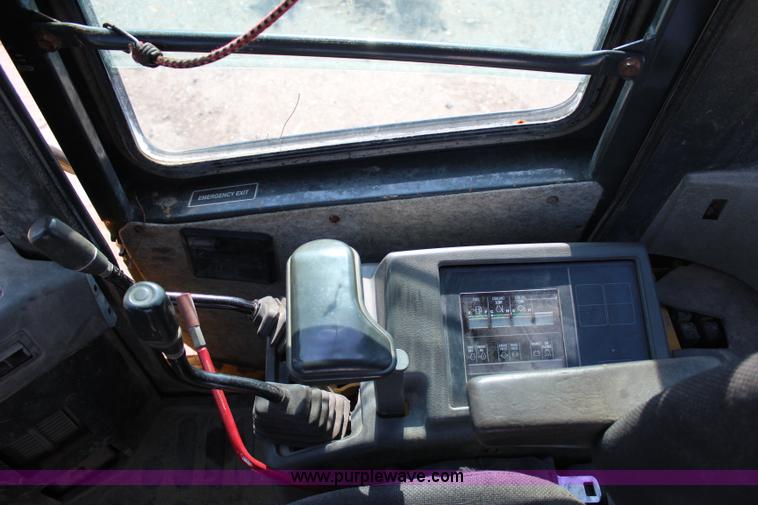 image for item I1702 1999 Komatsu WA320-3MC wheel loader