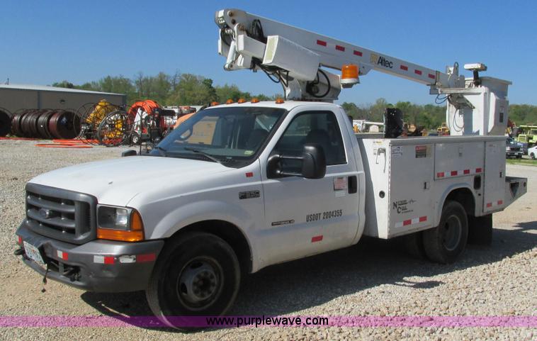 image for item I3019 2000 Ford F350 Super Duty XL bucket truck