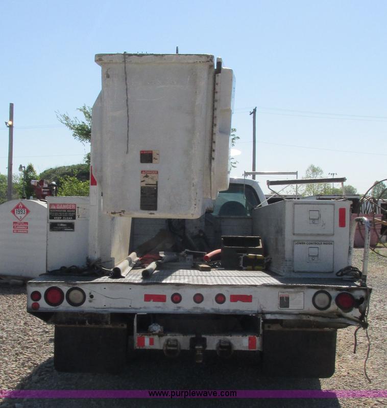 image for item I3019 2000 Ford F350 Super Duty XL bucket truck