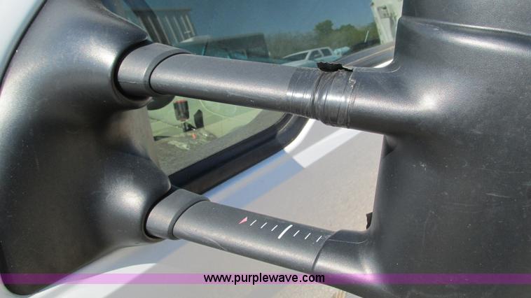 image for item I3019 2000 Ford F350 Super Duty XL bucket truck