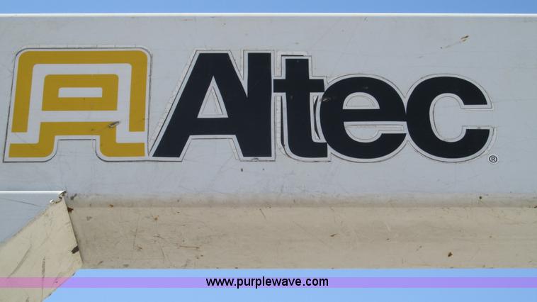 image for item I3019 2000 Ford F350 Super Duty XL bucket truck