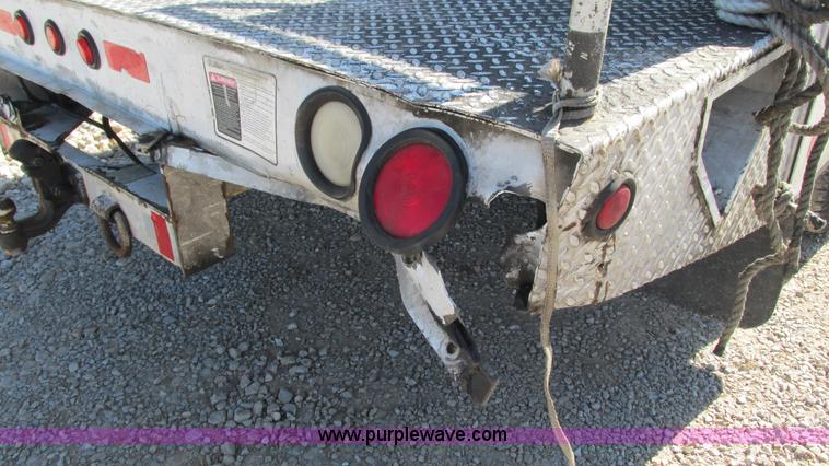 image for item I3019 2000 Ford F350 Super Duty XL bucket truck