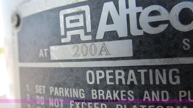 image for item I3019 2000 Ford F350 Super Duty XL bucket truck