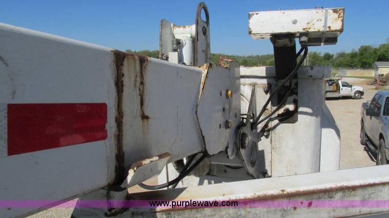 image for item I3019 2000 Ford F350 Super Duty XL bucket truck