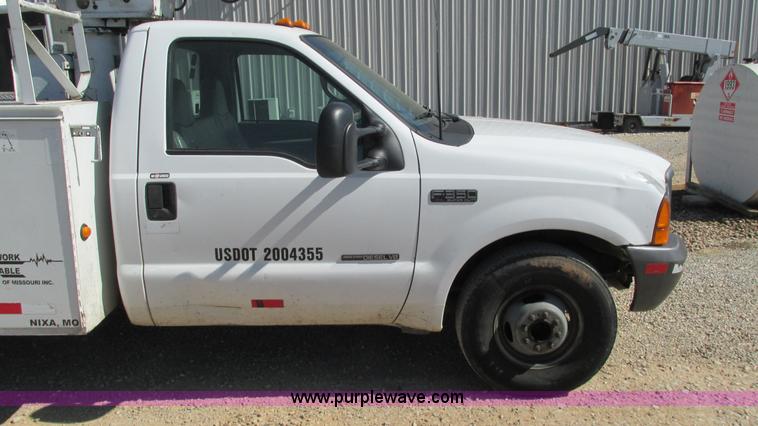 image for item I3019 2000 Ford F350 Super Duty XL bucket truck