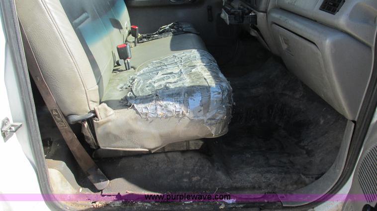 image for item I3019 2000 Ford F350 Super Duty XL bucket truck