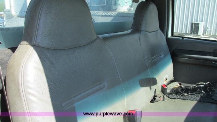 image for item I3019 2000 Ford F350 Super Duty XL bucket truck