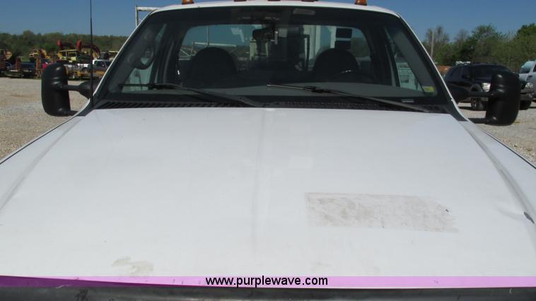 image for item I3019 2000 Ford F350 Super Duty XL bucket truck