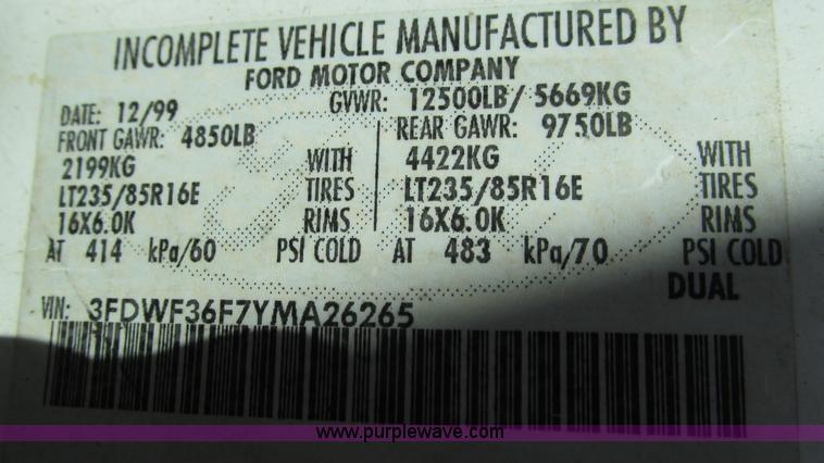 image for item I3019 2000 Ford F350 Super Duty XL bucket truck