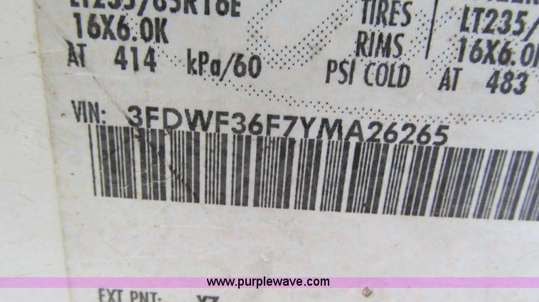 image for item I3019 2000 Ford F350 Super Duty XL bucket truck