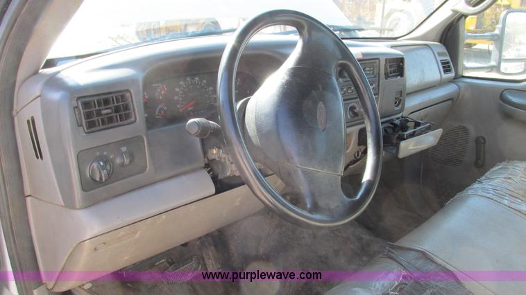 image for item I3019 2000 Ford F350 Super Duty XL bucket truck