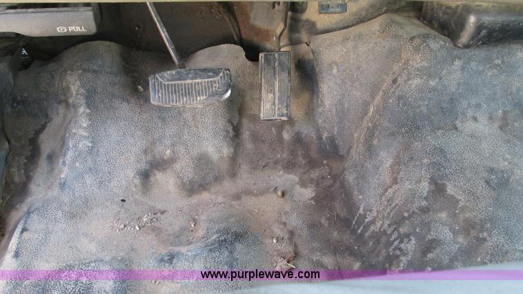 image for item I3019 2000 Ford F350 Super Duty XL bucket truck