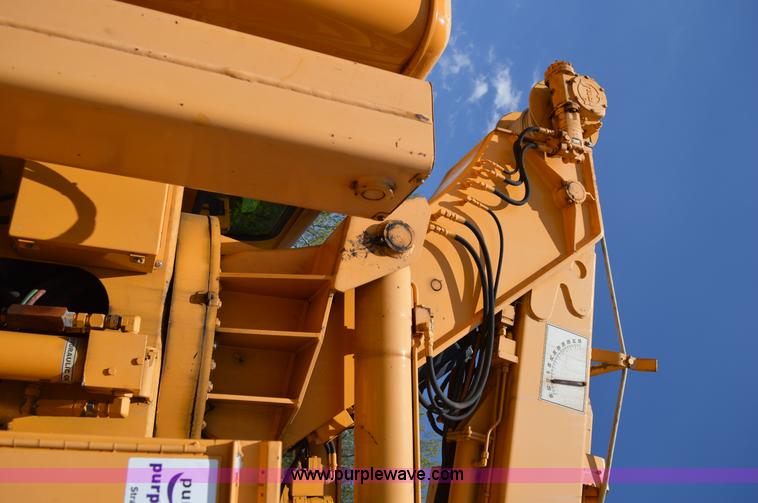 image for item I4575 2002 International 4900 bucket truck