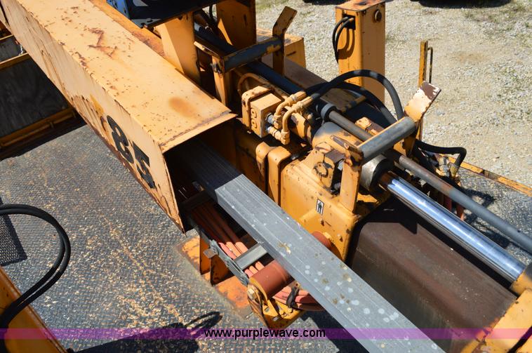 image for item I4575 2002 International 4900 bucket truck