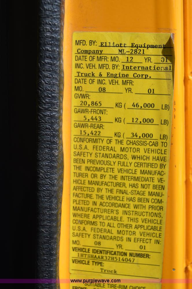 image for item I4575 2002 International 4900 bucket truck