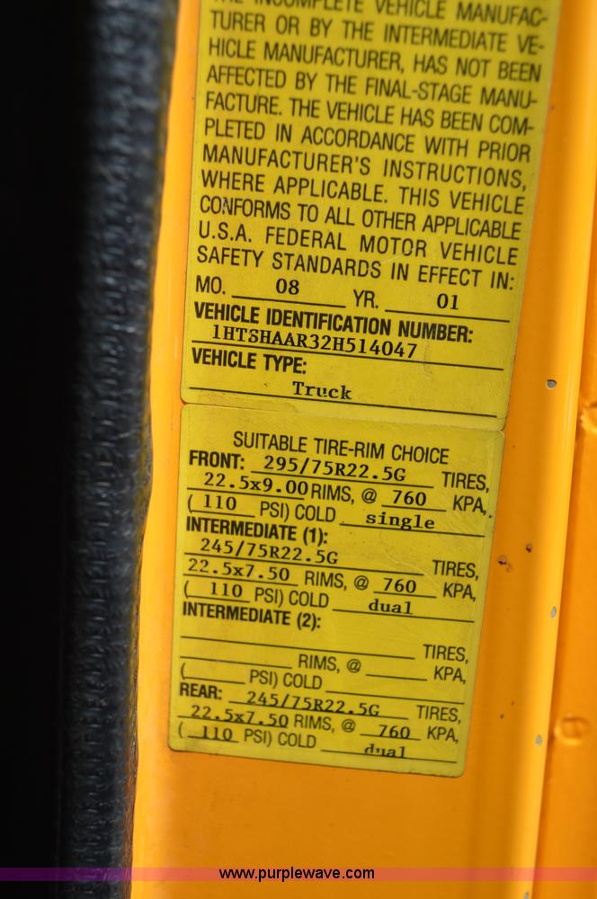 image for item I4575 2002 International 4900 bucket truck