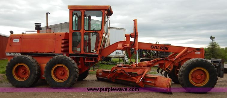 image for item J3947 1994 Galion 830 motor grader