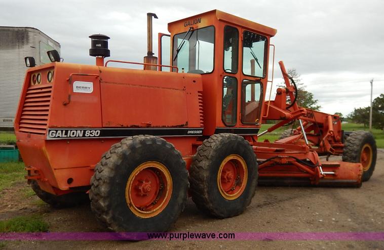 image for item J3947 1994 Galion 830 motor grader