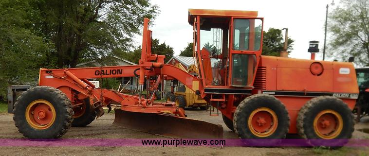 image for item J3947 1994 Galion 830 motor grader