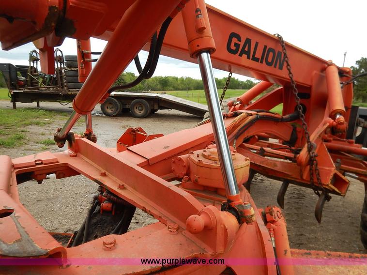 image for item J3947 1994 Galion 830 motor grader
