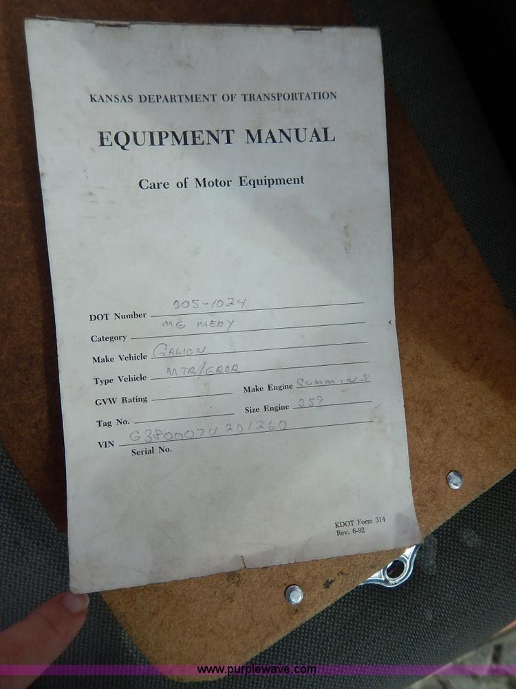 image for item J3947 1994 Galion 830 motor grader