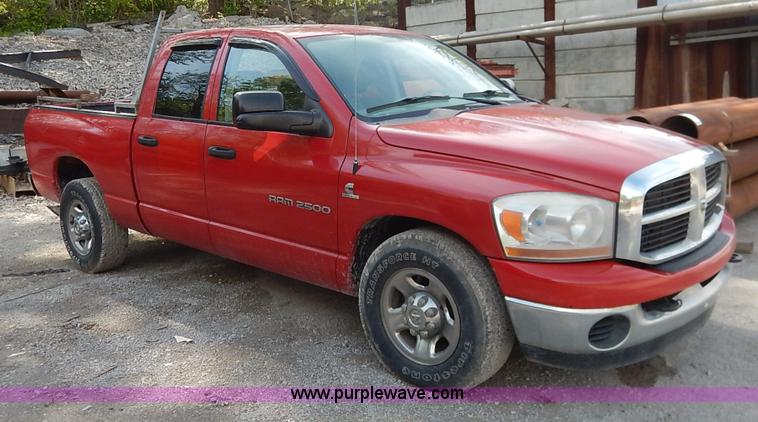 image for item J3959 2006 Dodge Ram 2500 pickup truck