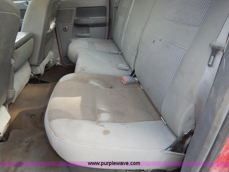 image for item J3959 2006 Dodge Ram 2500 pickup truck