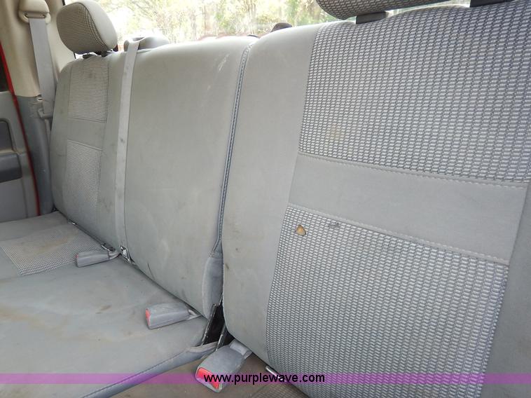 image for item J3959 2006 Dodge Ram 2500 pickup truck