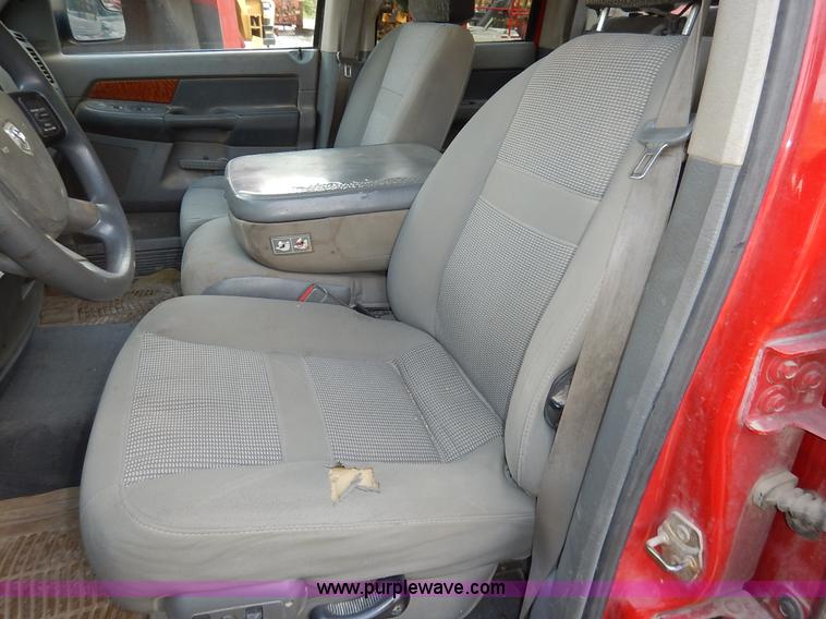 image for item J3959 2006 Dodge Ram 2500 pickup truck