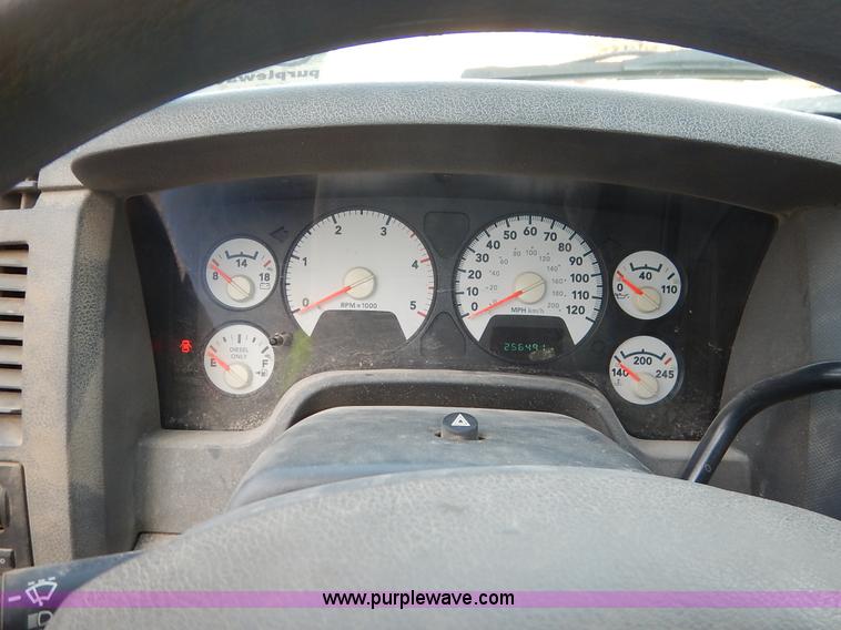 image for item J3959 2006 Dodge Ram 2500 pickup truck