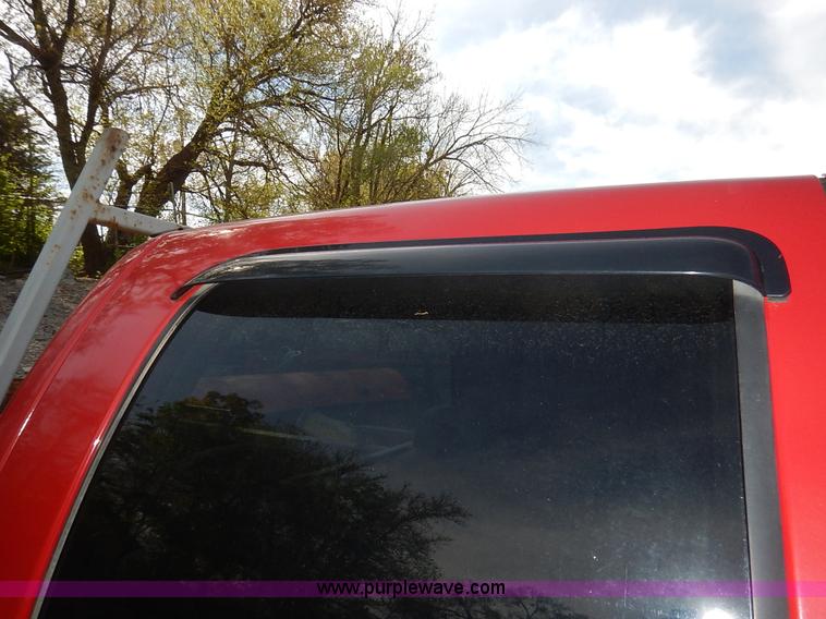 image for item J3959 2006 Dodge Ram 2500 pickup truck