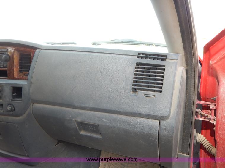 image for item J3959 2006 Dodge Ram 2500 pickup truck
