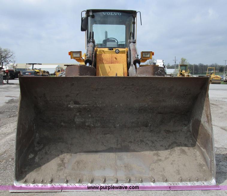 image for item K2095 1994 Volvo L90B wheel loader